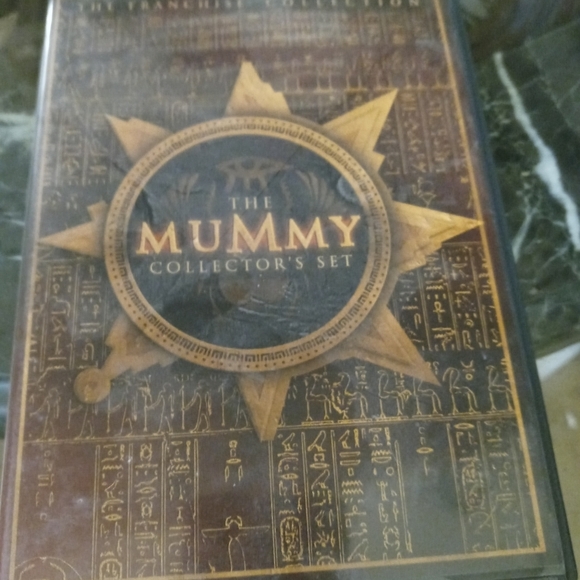 PREOWNED used the mummy's collector set - Picture 1 of 1
